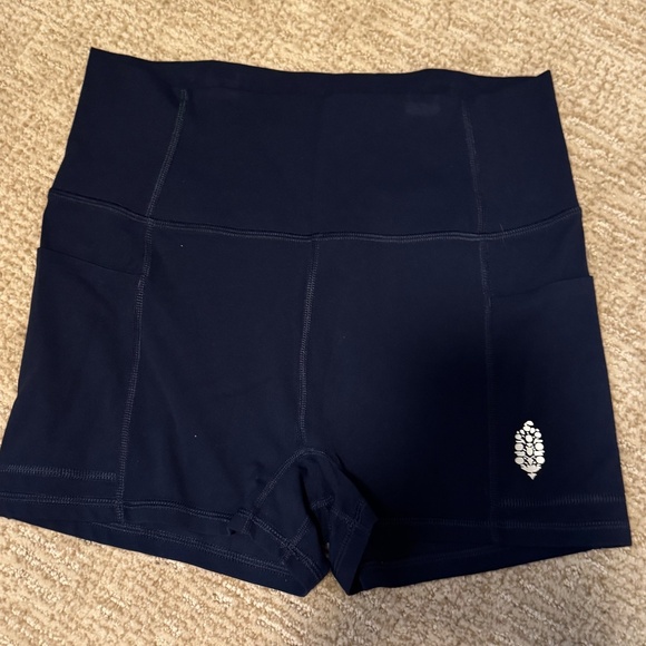 Never Better Run Shorts - Picture 5 of 7